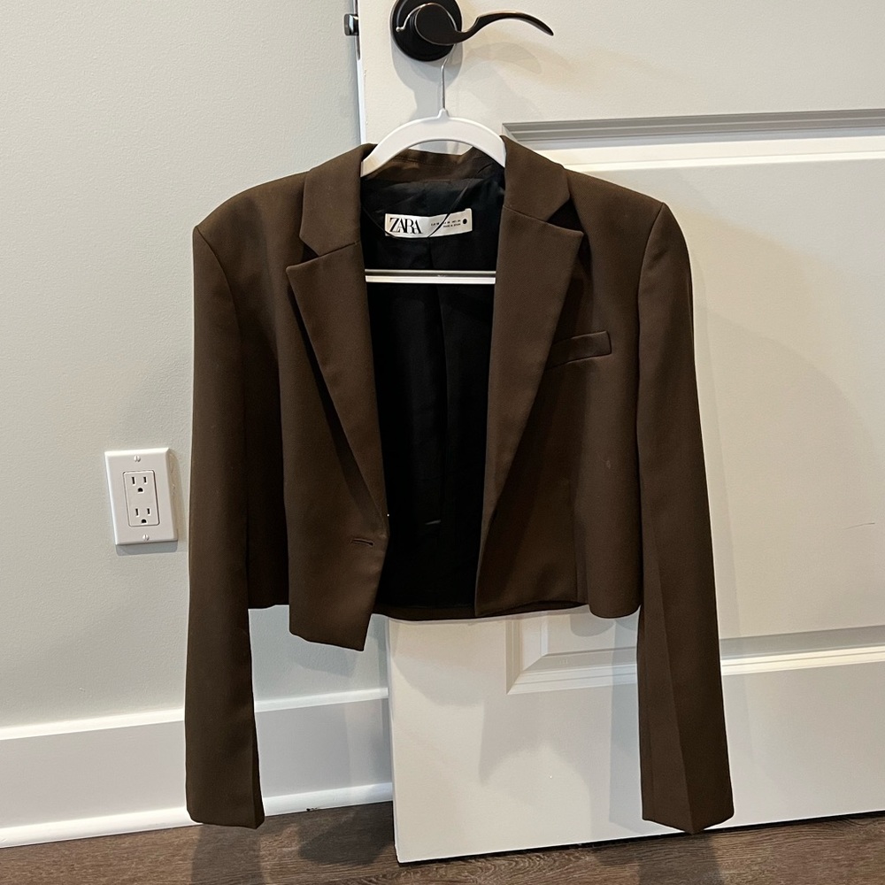 Cropped Brown Blazer